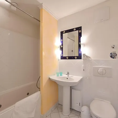 Ferienwohnung-12-fuer-6-personen-strandnah-in-sellin-auf-ruegen-villa-celia-wlan-sauna 公寓