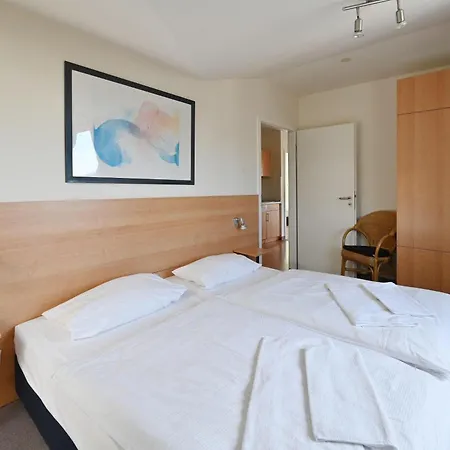 Ferienwohnung-12-fuer-6-personen-strandnah-in-sellin-auf-ruegen-villa-celia-wlan-sauna Apartment