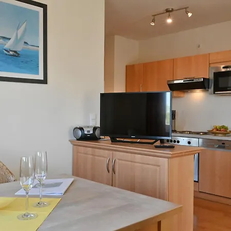 Ferienwohnung-12-fuer-6-personen-strandnah-in-sellin-auf-ruegen-villa-celia-wlan-sauna 公寓